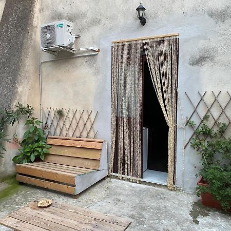 Al Vicolo Stretto Bed & Breakfast Santa Maria a Vico Ngoại thất bức ảnh